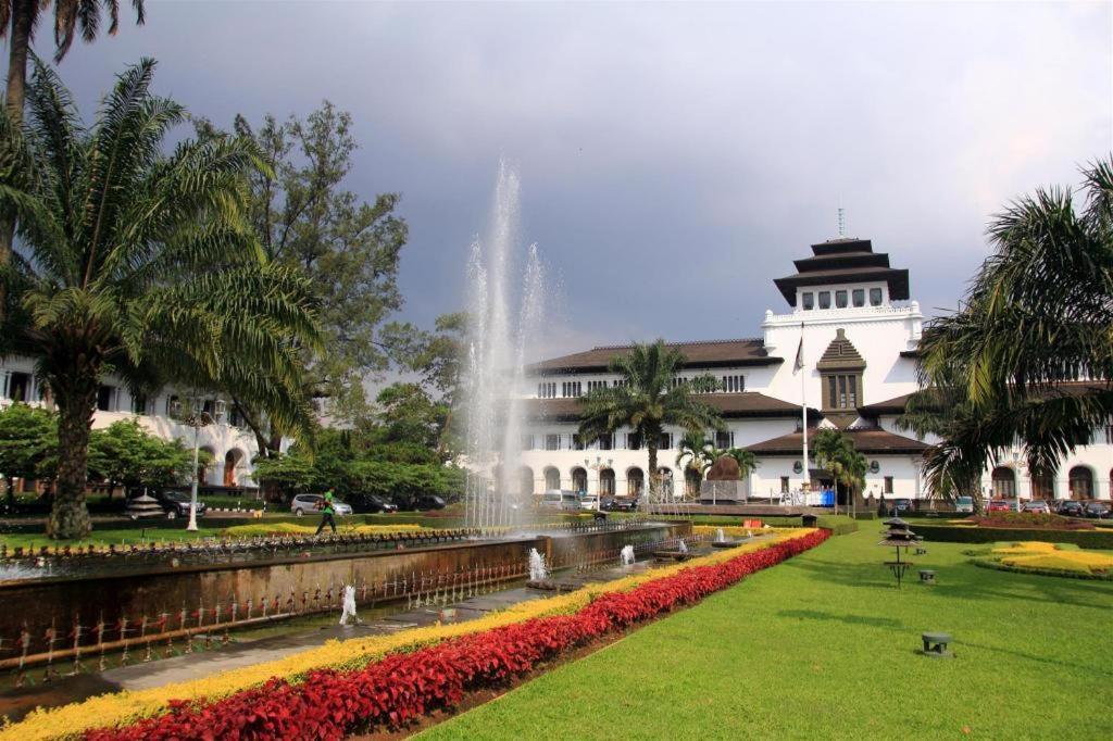 Hotel Cemerlang Bandung Exterior foto